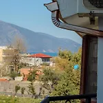 River Hotel