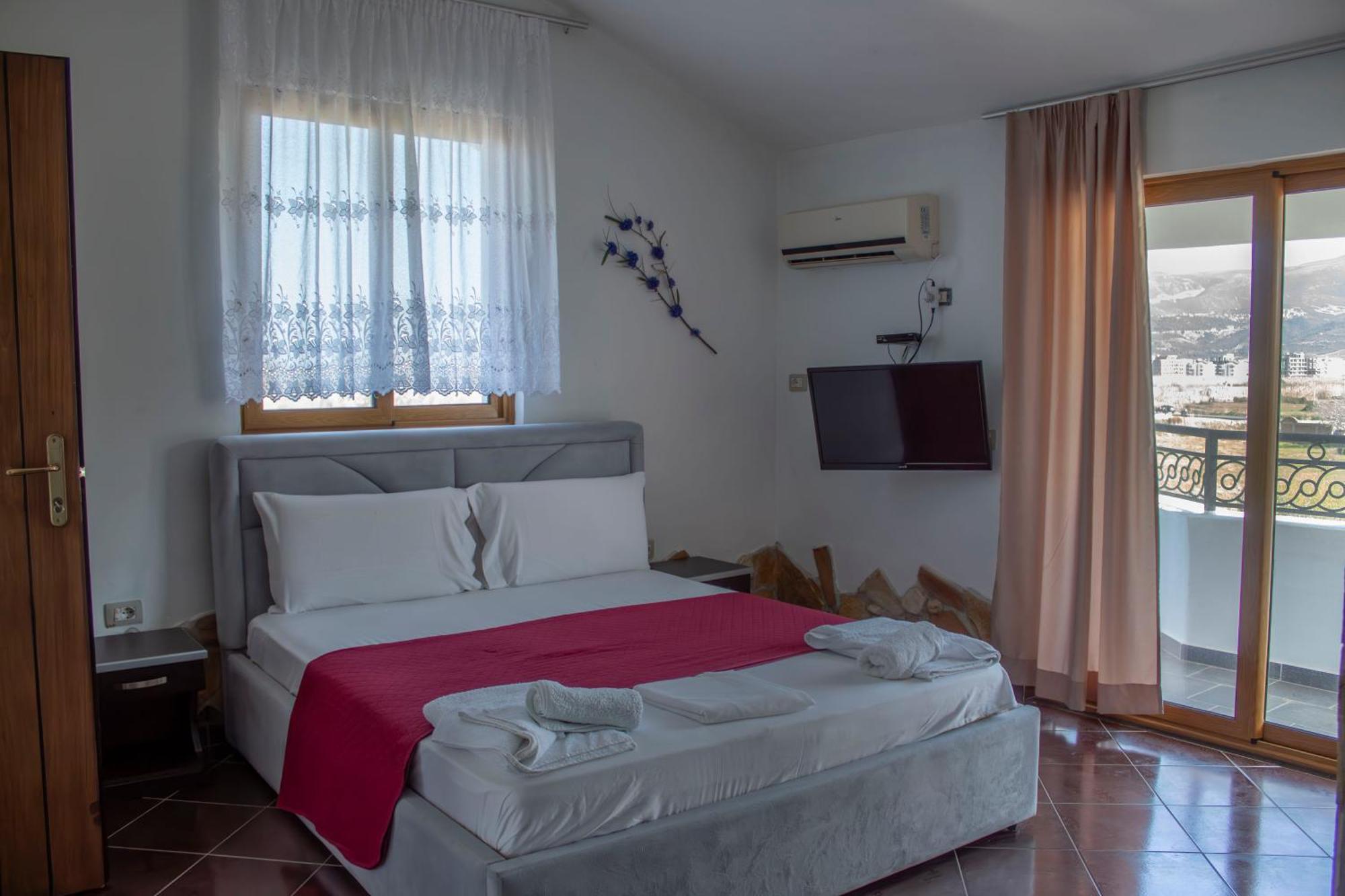 Hotel River