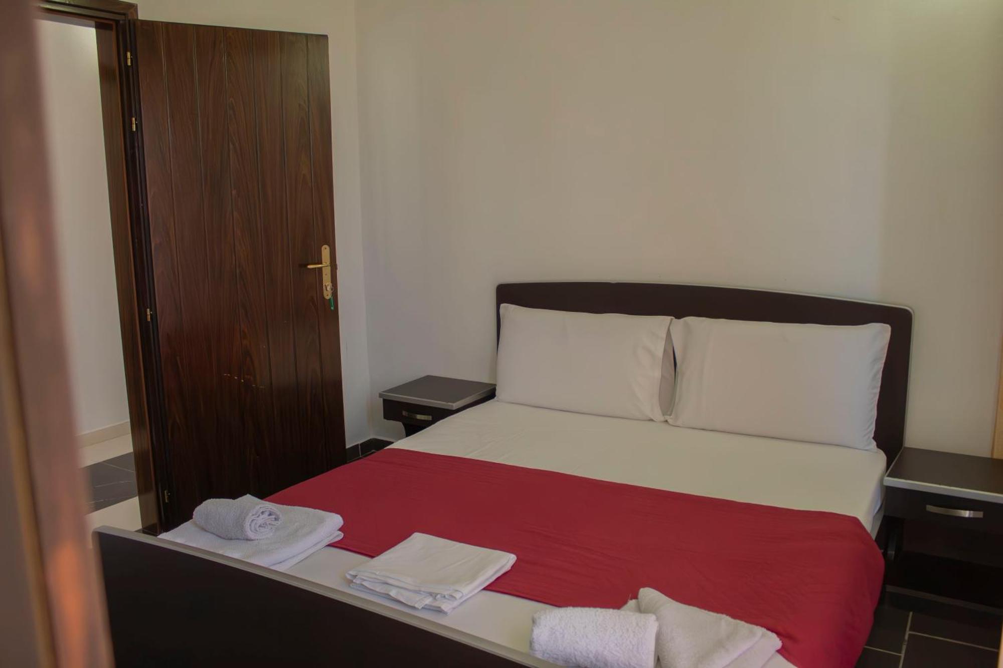 River Hotel